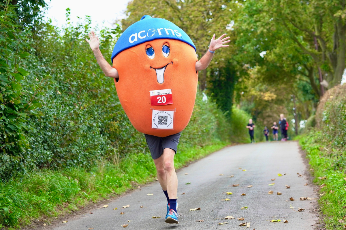 Shenstone 10k Fun Run Alex the Acorns running the Shenstone 10k Fun Run.